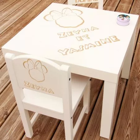 Table enfant personnalisée - Minnie Table enfant personnalisée - Minnie