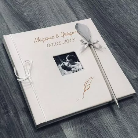 Livre d'or personnalisé / Album photo Cuir - Plume Livre d'or personnalisé / Album photo Cuir - Plume