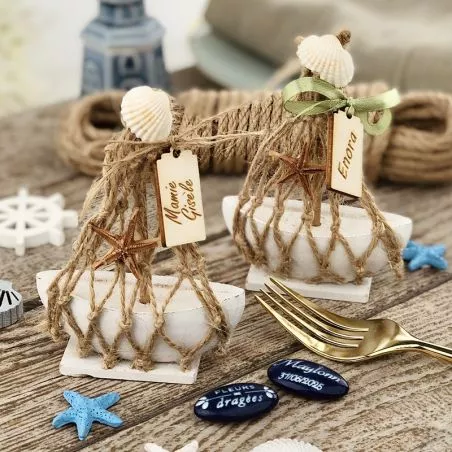 Petit bateau bois avec Filet - cadeau d'invité Petit bateau bois avec Filet - cadeau d'invité